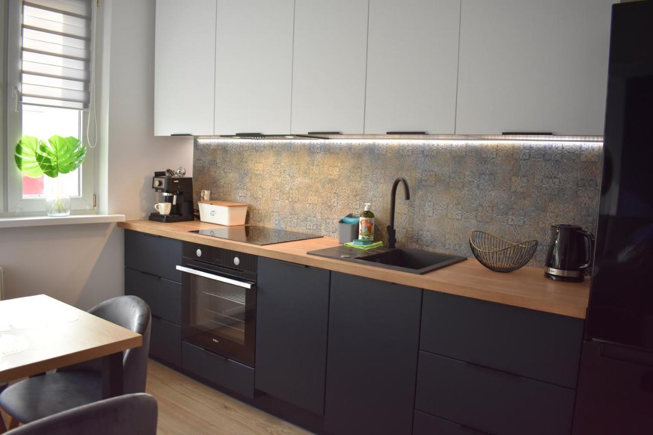 Apartament W Centrum Przy Parku Na Wyspie Piła Esterno foto