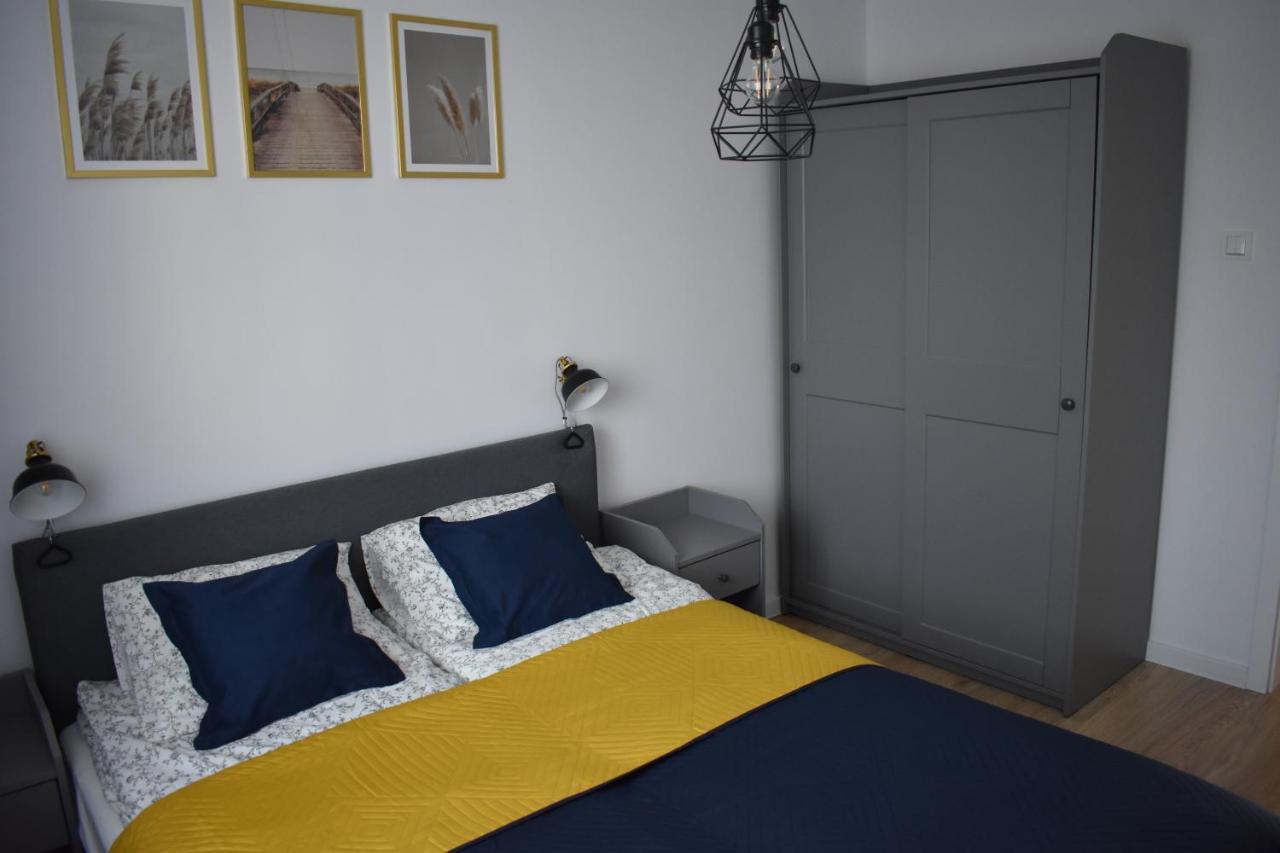 Apartament W Centrum Przy Parku Na Wyspie Piła Esterno foto