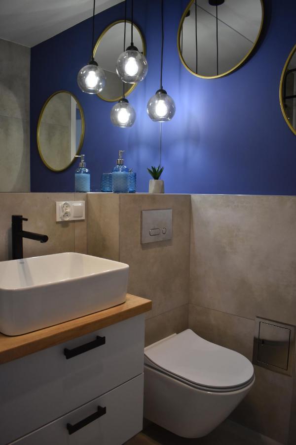 Apartament W Centrum Przy Parku Na Wyspie Piła Esterno foto