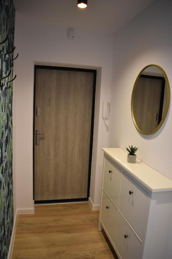 Apartament W Centrum Przy Parku Na Wyspie Piła Esterno foto